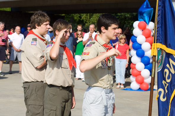 Scouts_Saluting_Prairie_Village