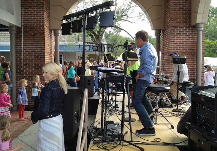 The Michael Beers Band returns to headline Friday's music at the Prairie Village Art Fair.