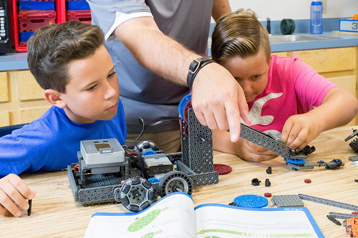 Shawnee Mission classrooms will be getting Vex construction and robotics kits with the help of the foundation. Photo via Vex on Facebook.