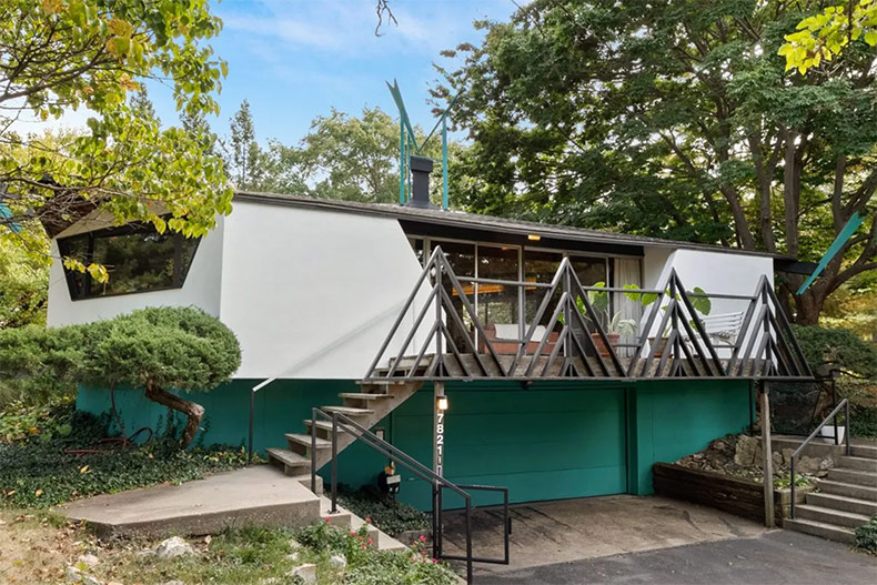Iconic Prairie Village midcentury Searing House up for sale